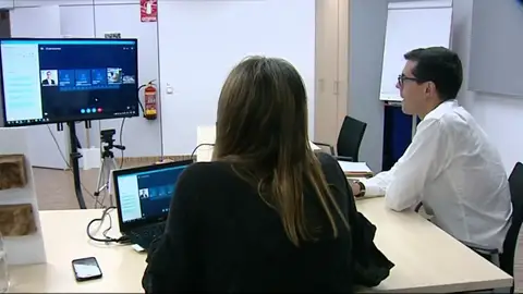 La Justicia avala el despido laboral por hacer fotos en horario de trabajo y subirlas a Facebook La Justicia avala el despido laboral por hacer fotos en horario de trabajo y subirlas a Facebook