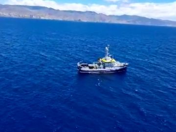  El fondo rocoso y la basura dificultan la búsqueda del buque Ángeles Alvariño en el caso de las niñas desaparecidas en Tenerife 