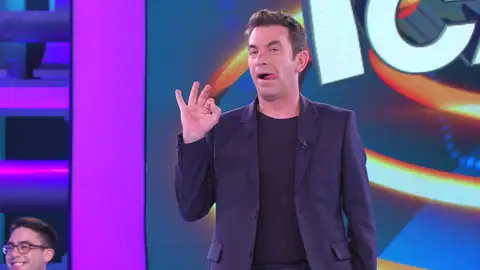 La picardía de Arturo Valls para que Enriqueta… ¡sólo pueda ver Antena 3! La picardía de Arturo Valls para que Enriqueta… ¡sólo pueda ver Antena 3!
