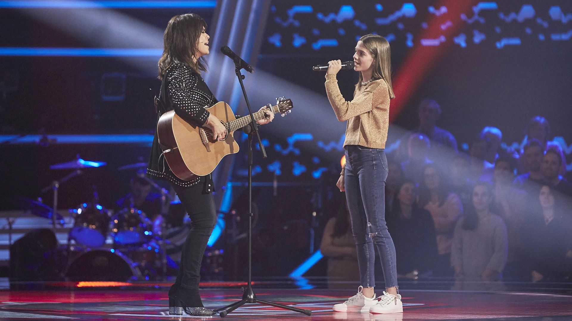 Vanesa Martín y Carla Aucejo brillan con una bonita versión improvisada de ‘Complicidad’ en ‘La Voz Kids’ Vanesa Martín y Carla Aucejo brillan con una bonita versión improvisada de ‘Complicidad’ en ‘La Voz Kids’