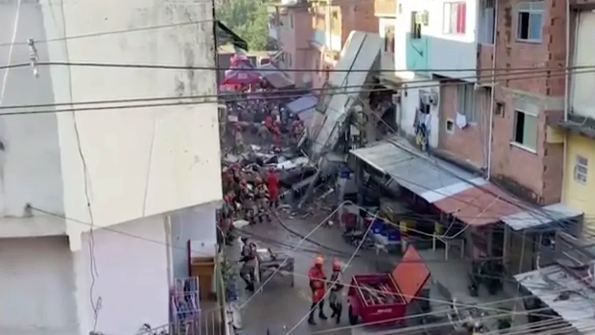 Derrumbe en un edifico de una favela en Brasil 