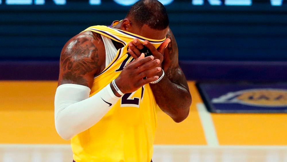 LeBron James y los Lakers caen eliminados en la primera ronda de los  Playoffs ante los Suns