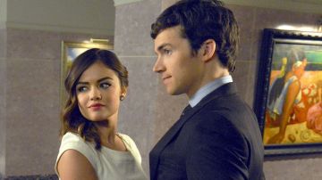 Ezra y Aria en 'Pretty Little Liars'