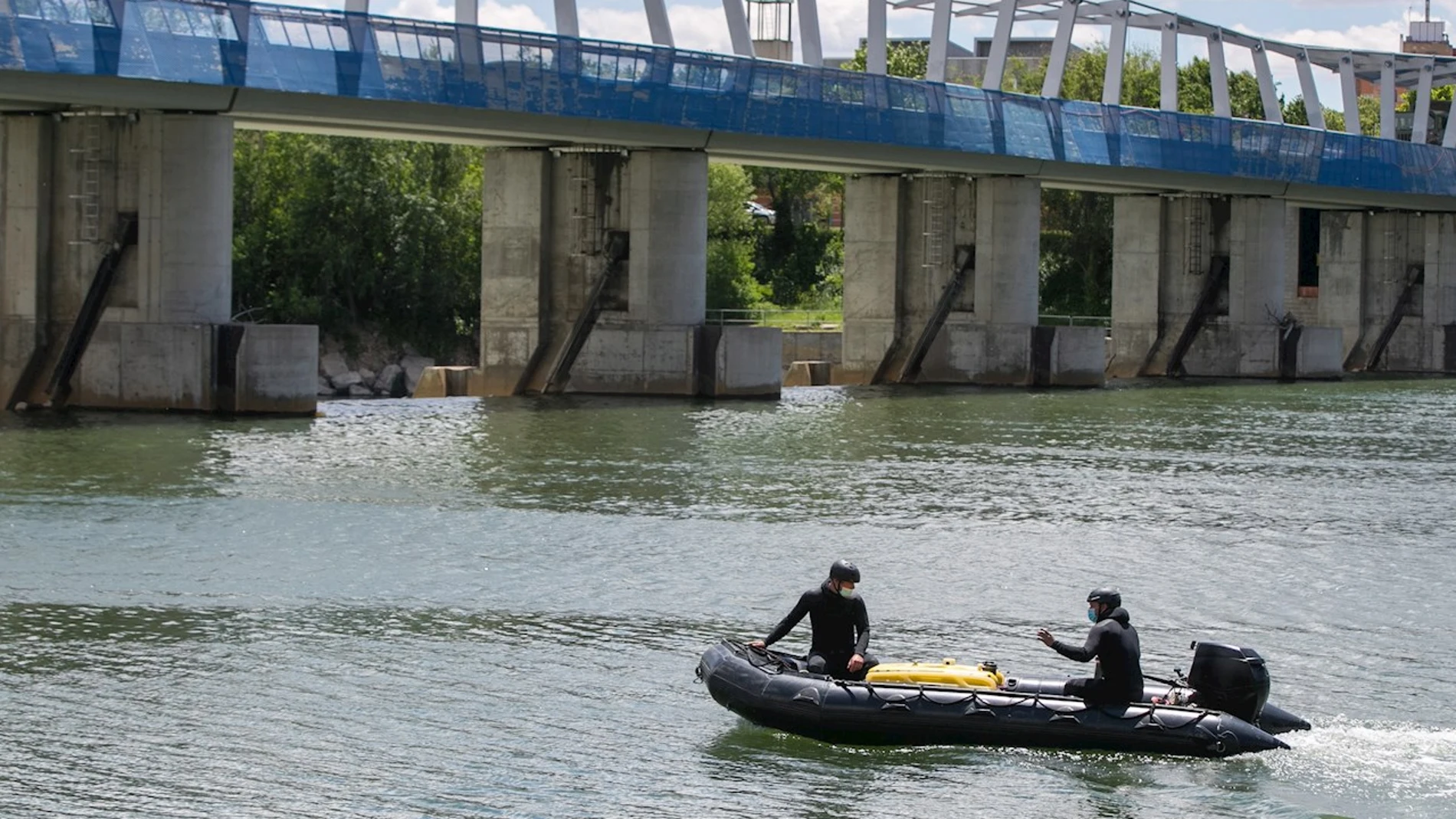 Dispositivo de búsqueda de un menor desaparecido en el río Ebro