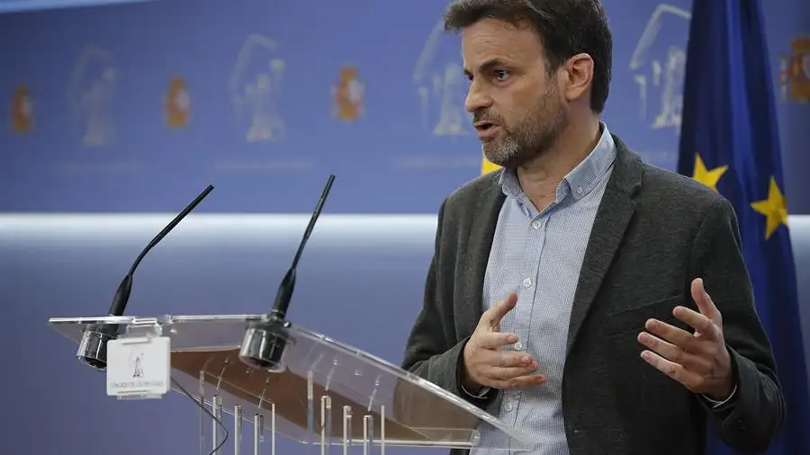 Jaume Asens, durante la rueda de prensa ofrecida este martes en el Congreso de los Diputados. Jaume Asens, durante la rueda de prensa ofrecida este martes en el Congreso de los Diputados.