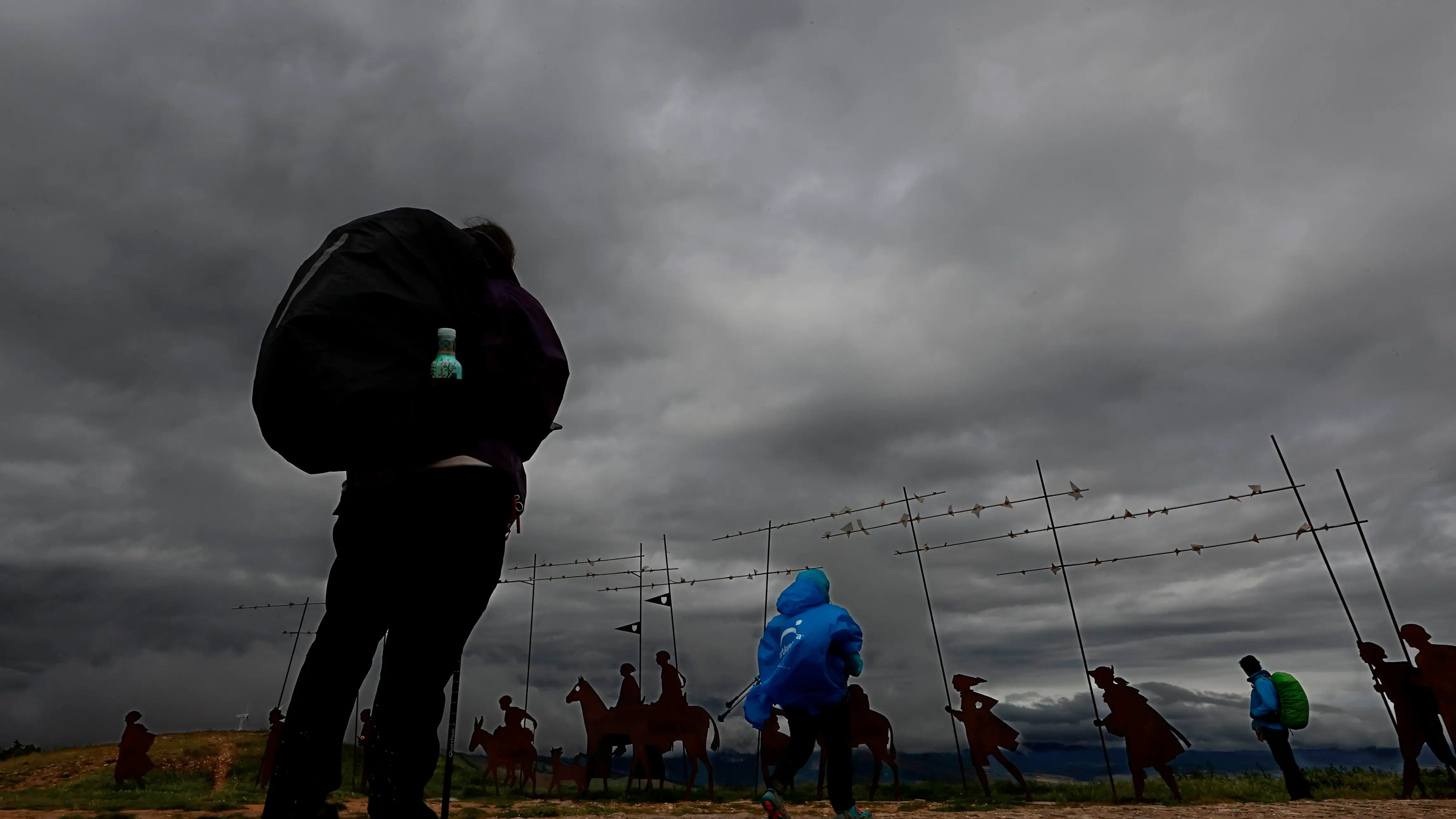 Cielos nubosos con lluvia y viento Cielos nubosos con lluvia y viento