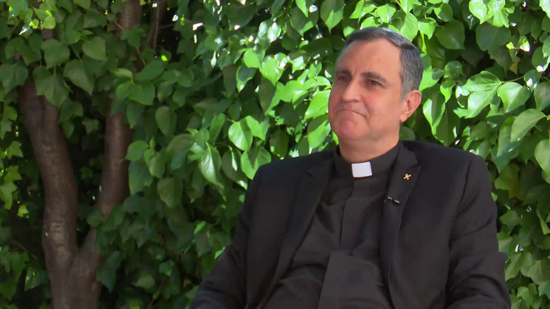 La historia del capell&aacute;n que dio un tricornio al papa y que ahora lucha contra el tr&aacute;fico de &oacute;rganos en ni&ntilde;os