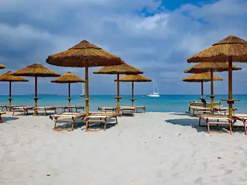 Multan a más de 40 personas con 3.000 euros en Cerdeña por robar arena de la playa Multan a más de 40 personas con 3.000 euros en Cerdeña por robar arena de la playa