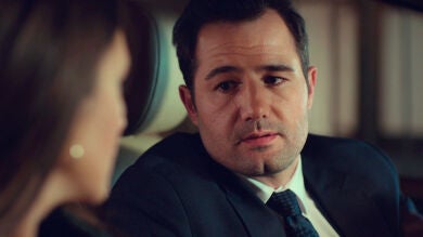 Murat intenta besar a Candan mientras que Demir trata de contener sus celos