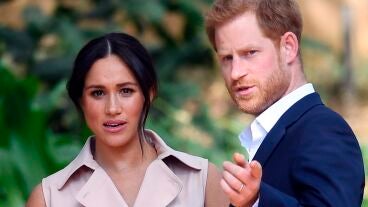 El pr&iacute;ncipe Enrique y su esposa, Meghan Markle