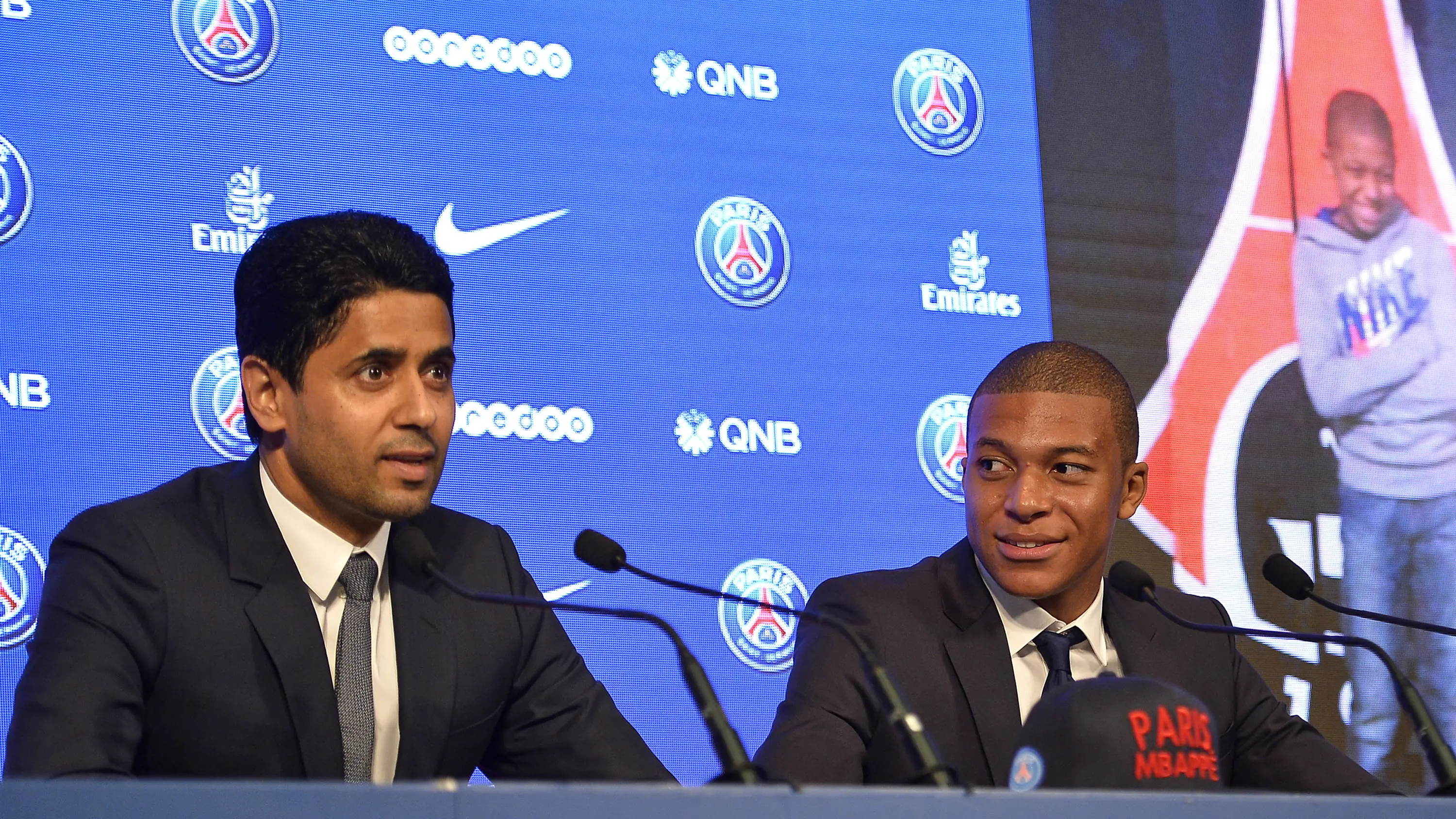Al Khelaifi, en rueda de prensa junto a Mbappé Al Khelaifi, en rueda de prensa junto a Mbappé