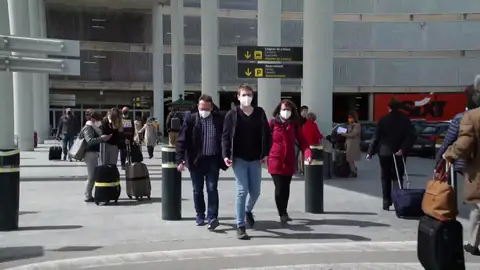 ¿Cuáles son los requisitos que deben cumplir los turistas para entrar a España? ¿Cuáles son los requisitos que deben cumplir los turistas para entrar a España?