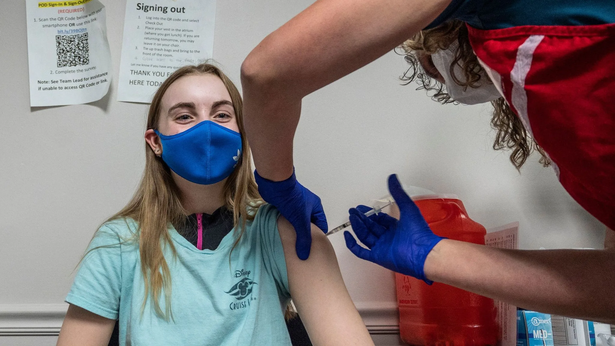 Largas colas en Cataluña para vacunarse contra el coronavirus Largas colas en Cataluña para vacunarse contra el coronavirus