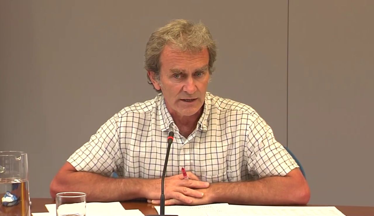 Fernando Simón pide disculpas a los medios por culpabilizarlos de la elección de AstraZeneca como segunda dosis Fernando Simón pide disculpas a los medios por culpabilizarlos de la elección de AstraZeneca como segunda dosis