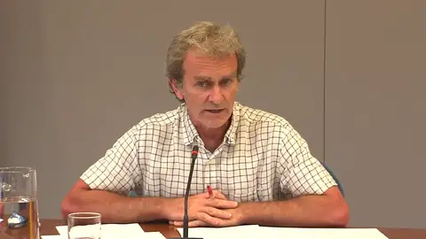 Fernando Simón pide disculpas a los medios por culpabilizarlos de la elección de AstraZeneca como segunda dosis Fernando Simón pide disculpas a los medios por culpabilizarlos de la elección de AstraZeneca como segunda dosis