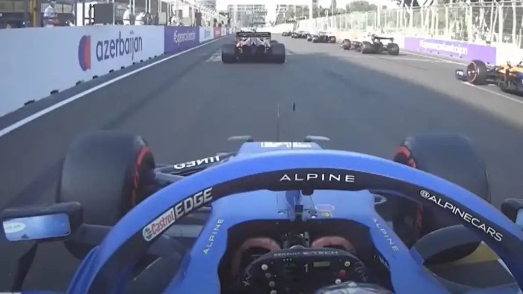 Fernando Alonso y su resalida en el GP de Azerbaiyán Fernando Alonso y su resalida en el GP de Azerbaiyán