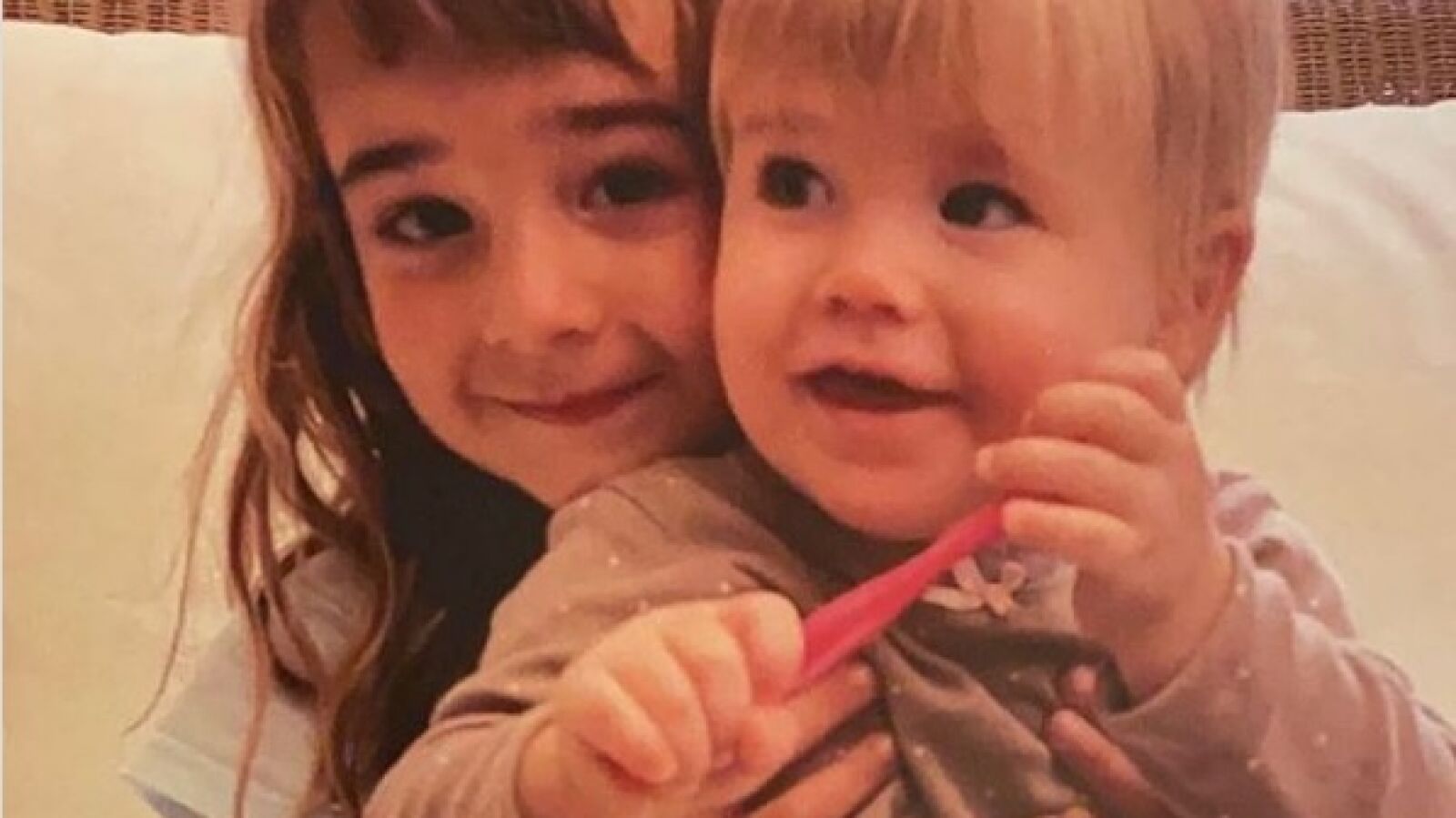 La madre de Anna y Olivia 