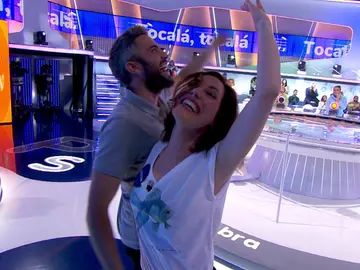 El “flow” de Carlo Costanzia y las sevillanas de Roberto Leal y Cristina Gallego con ‘Tócala, tócala’ El “flow” de Carlo Costanzia y las sevillanas de Roberto Leal y Cristina Gallego con ‘Tócala, tócala’