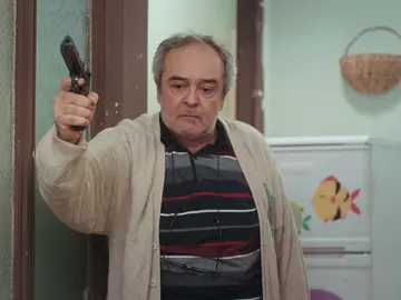 La sorprendente reacción de Enver para evitar que Dursun se lleve a Arda La sorprendente reacción de Enver para evitar que Dursun se lleve a Arda