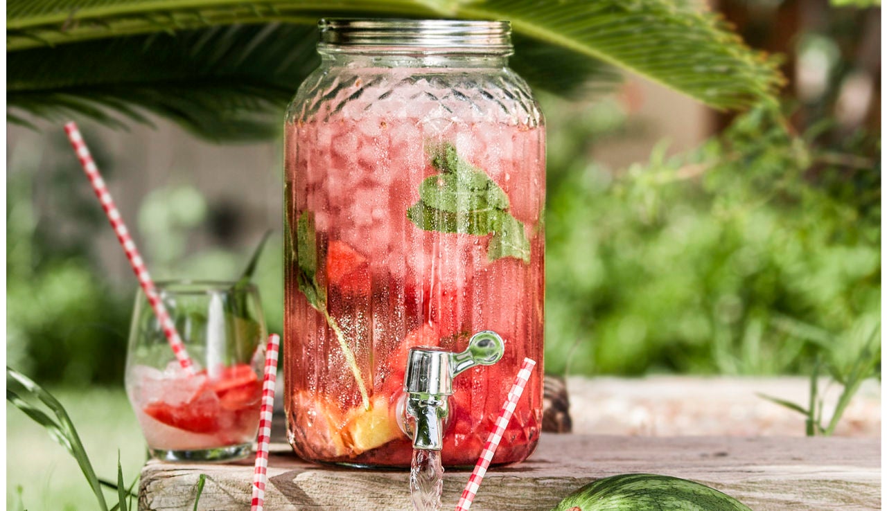 Agua de sand&iacute;a Bouquet, un refresco ideal