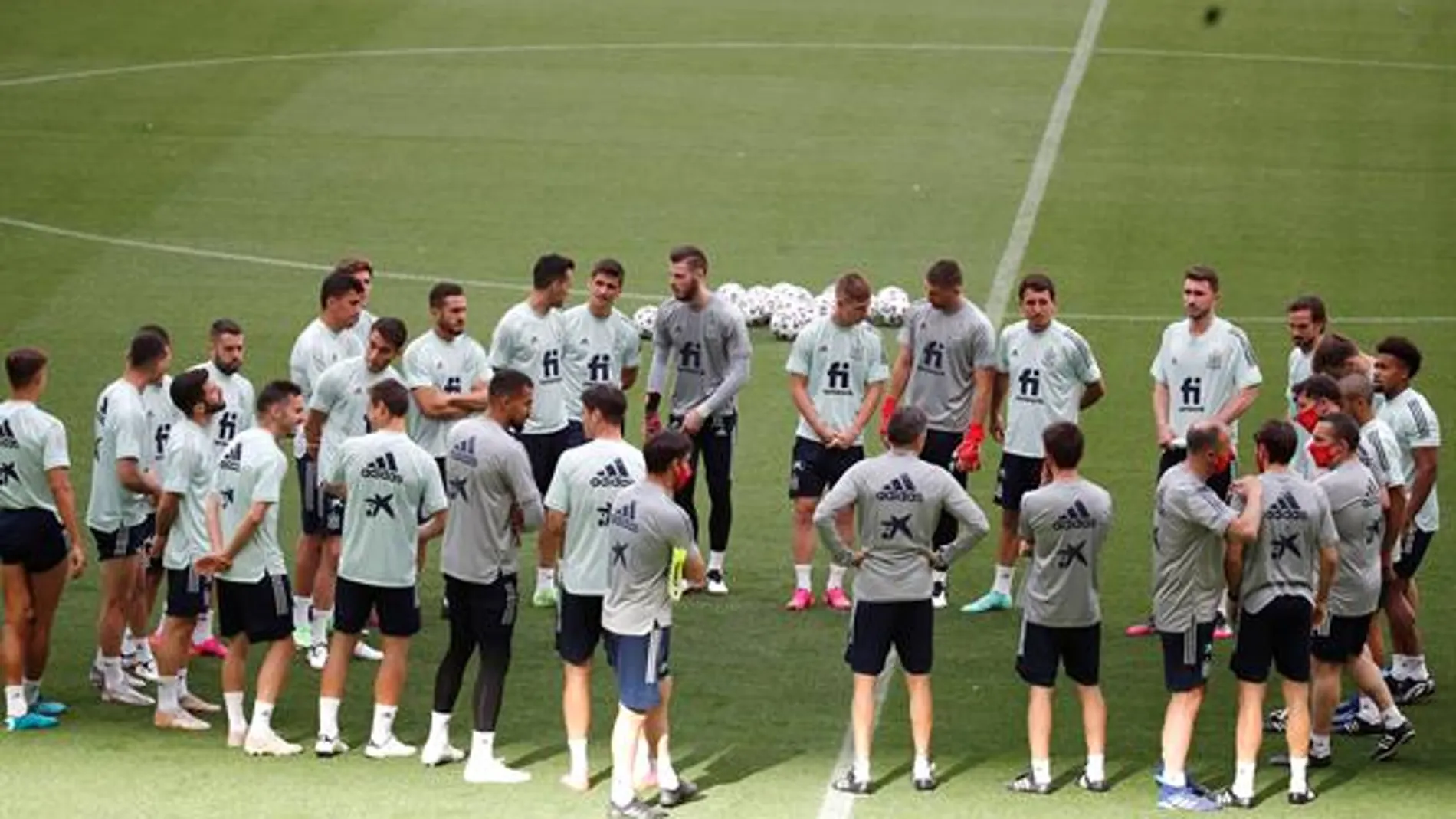Jugadores y miembros del cuerpo técnico de la selección española
