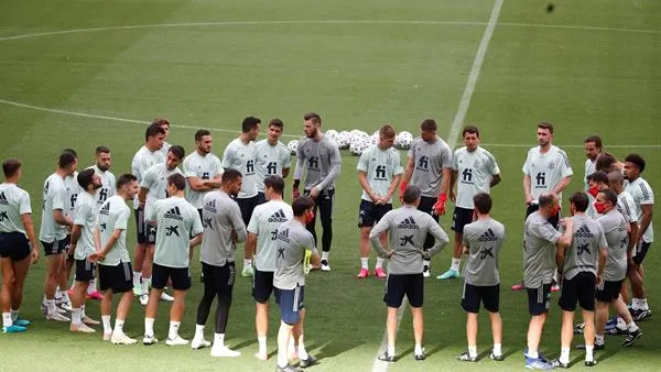 Jugadores y miembros del cuerpo técnico de la selección española Jugadores y miembros del cuerpo técnico de la selección española