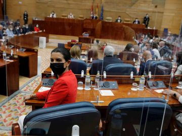 La líder de Vox en Madrid, Rocío Monasterio toma asiento en la Asamblea de Madrid este martes cuando arranca la constitución de la XII Legislatura