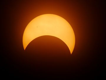 Eclipse solar del 10 de junio de 2021: ¿Cuándo y cómo verlo desde España?