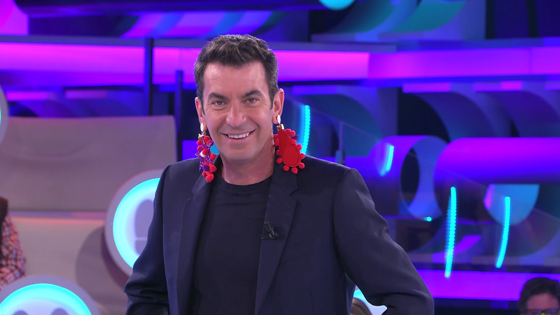 Arturo Valls &lsquo;copia&rsquo; el outfit de Mariela en &lsquo;&iexcl;Ahora caigo!&rsquo;