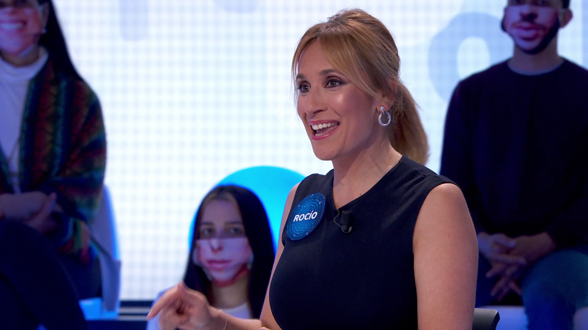 Rocío Martínez cumple con el encargo de su madre y pone tarea a todos sus compañeros en ‘Pasapalabra’