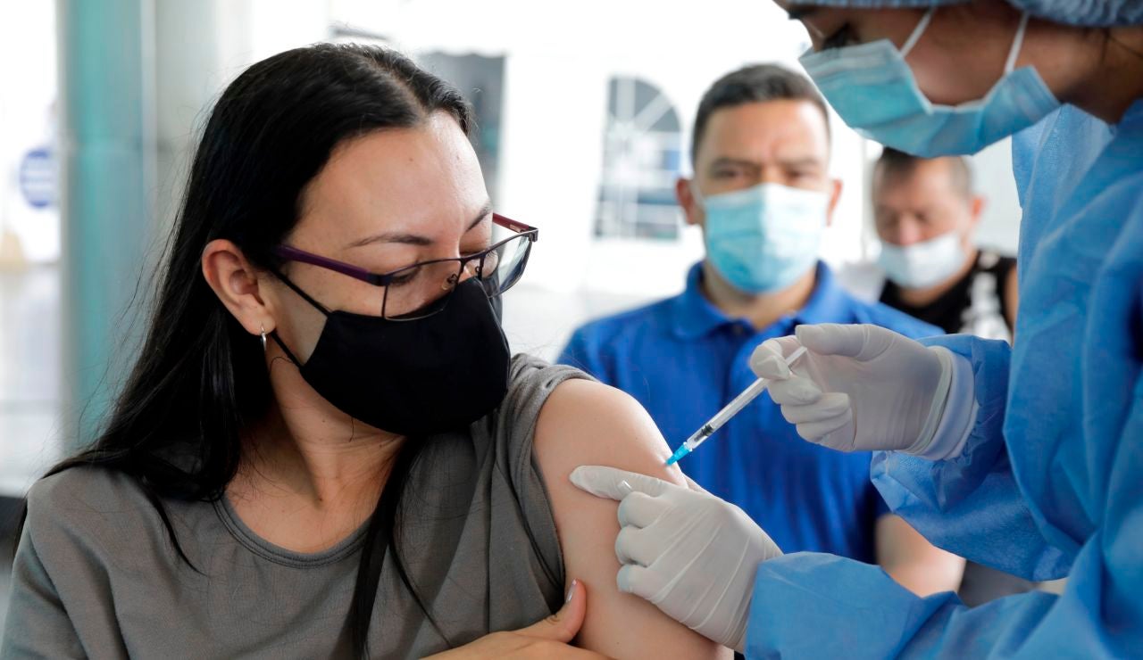 Galicia comenzará a vacunar contra el coronavirus sin franjas de edad a partir de julio Galicia comenzará a vacunar contra el coronavirus sin franjas de edad a partir de julio