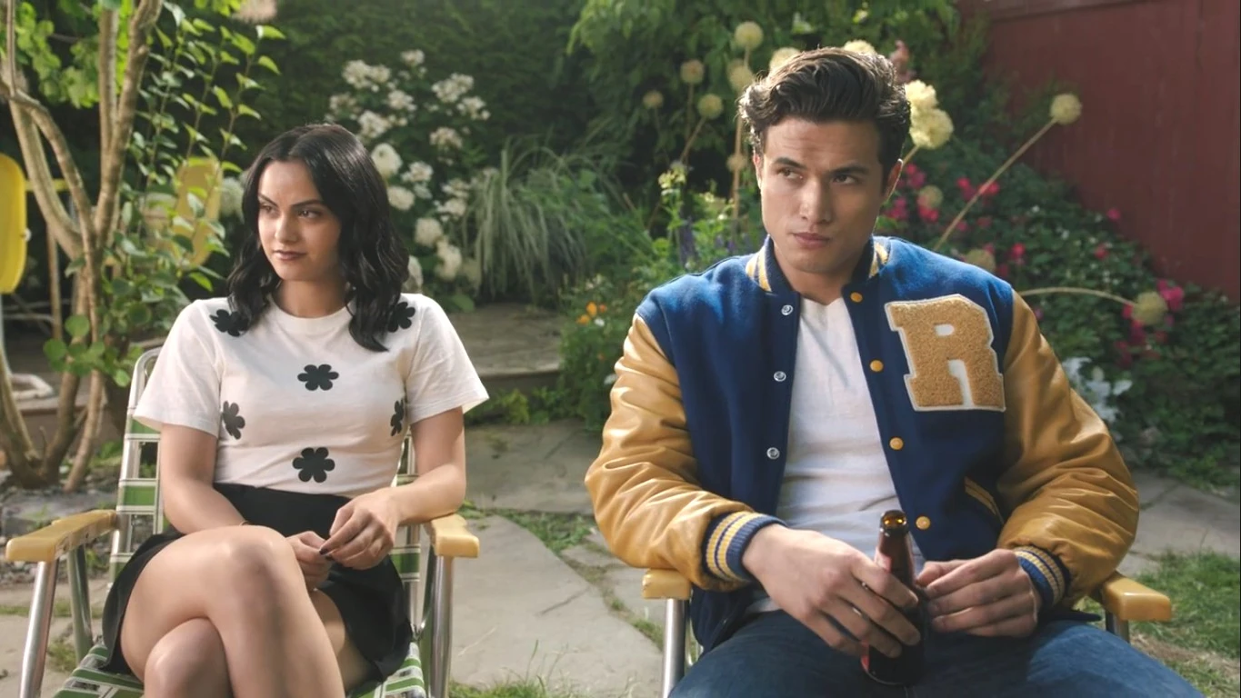 Camila Mendes y Charles Melton en 'Riverdale' Camila Mendes y Charles Melton en 'Riverdale'