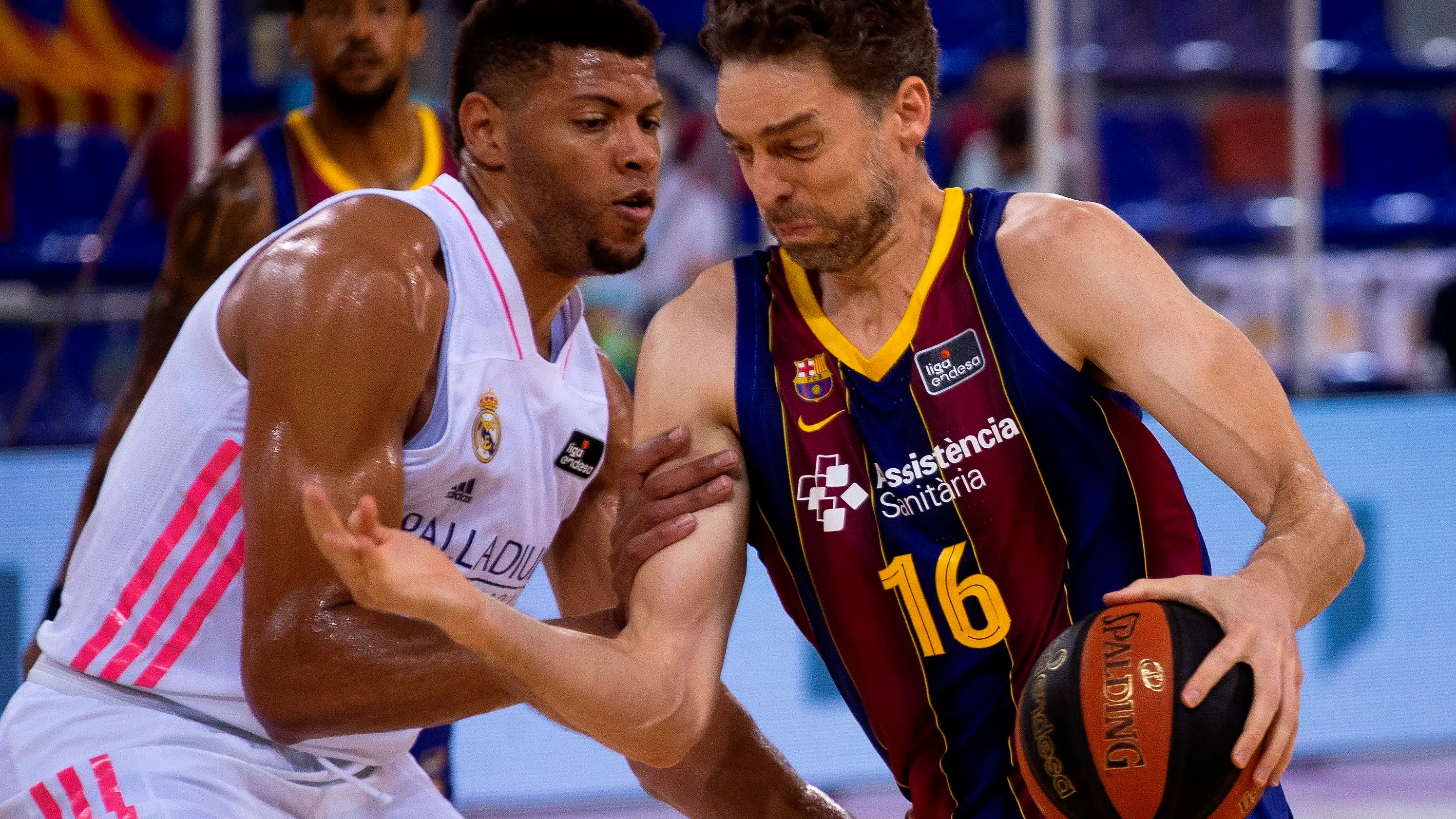 El Barcelona gana la ACB al superar al Real Madrid en el segundo partido de la final
