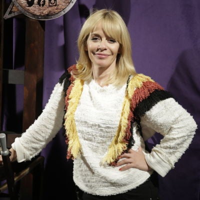 María Adánez posando ante los medios
