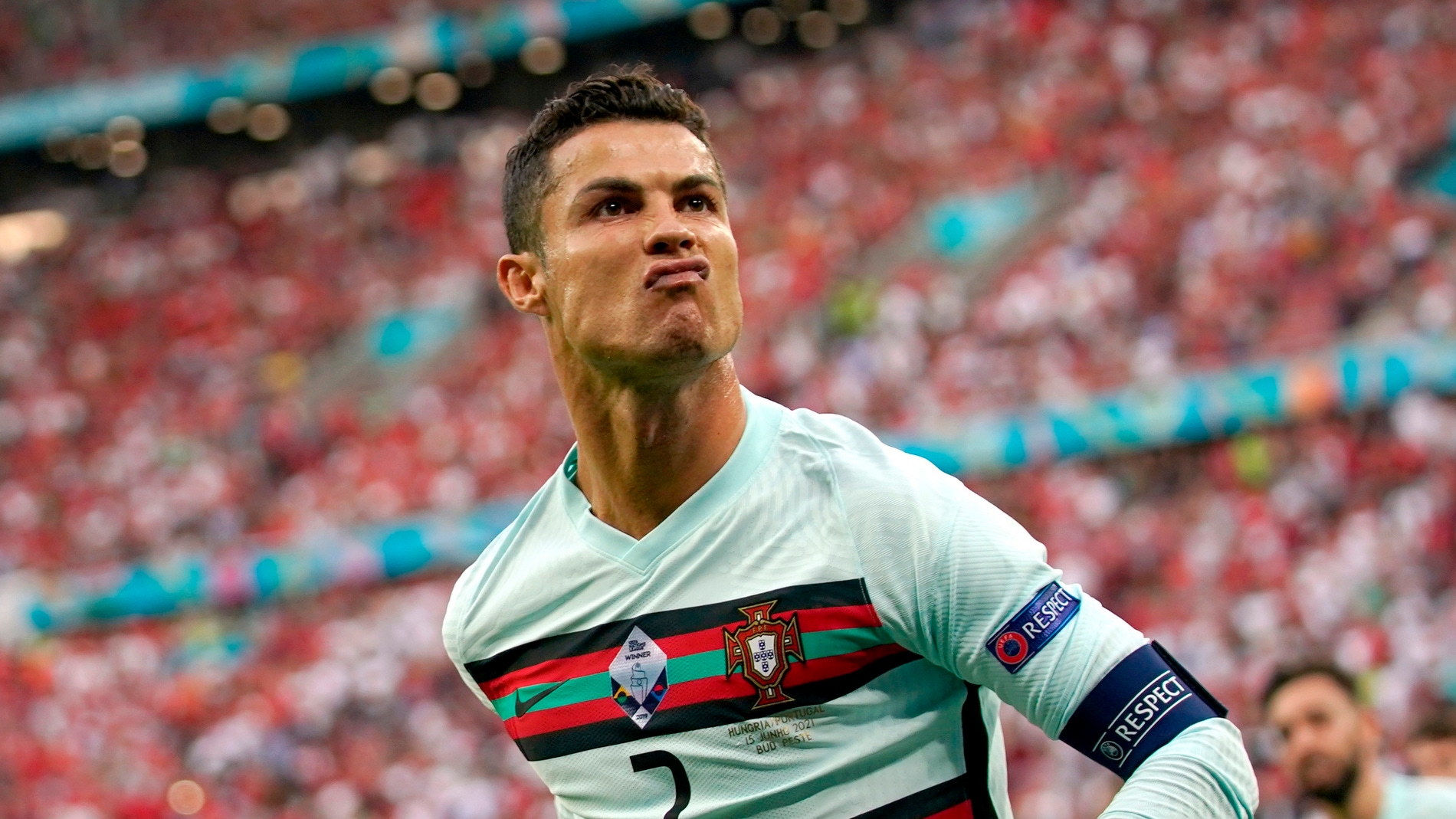 Un compañero de Cristiano Ronaldo desvela su dieta 'secreta' para seguir en  la élite: "Litros de agua... sin Coca-Cola"