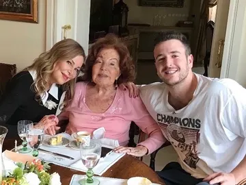 Ana García Obregón, su hijo Alex Lequio y su madre Ana Obregón Navarro Ana García Obregón, su hijo Alex Lequio y su madre Ana Obregón Navarro