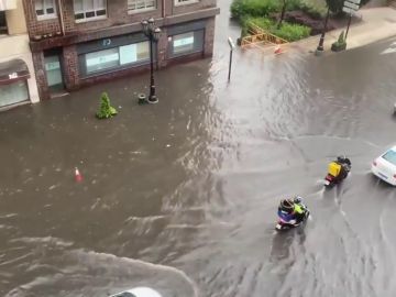 El video de la espectacular tromba de agua que ha caído esta tarde en Oviedo