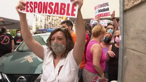 Los vecinos de Horche protestan por el problema de la okupación Los vecinos de Horche protestan por el problema de la okupación