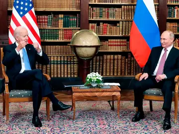 Biden y Putin, así será el primer cara a cara en el peor momento diplomático entre ambos países desde la Guerra Fría Biden y Putin, así será el primer cara a cara en el peor momento diplomático entre ambos países desde la Guerra Fría