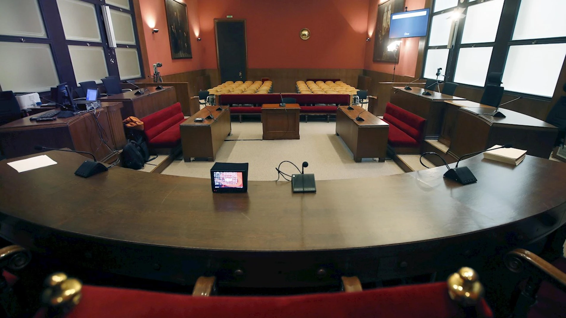 Imagen de una sala de vistas del Tribunal Superior de Justicia de Cataluña