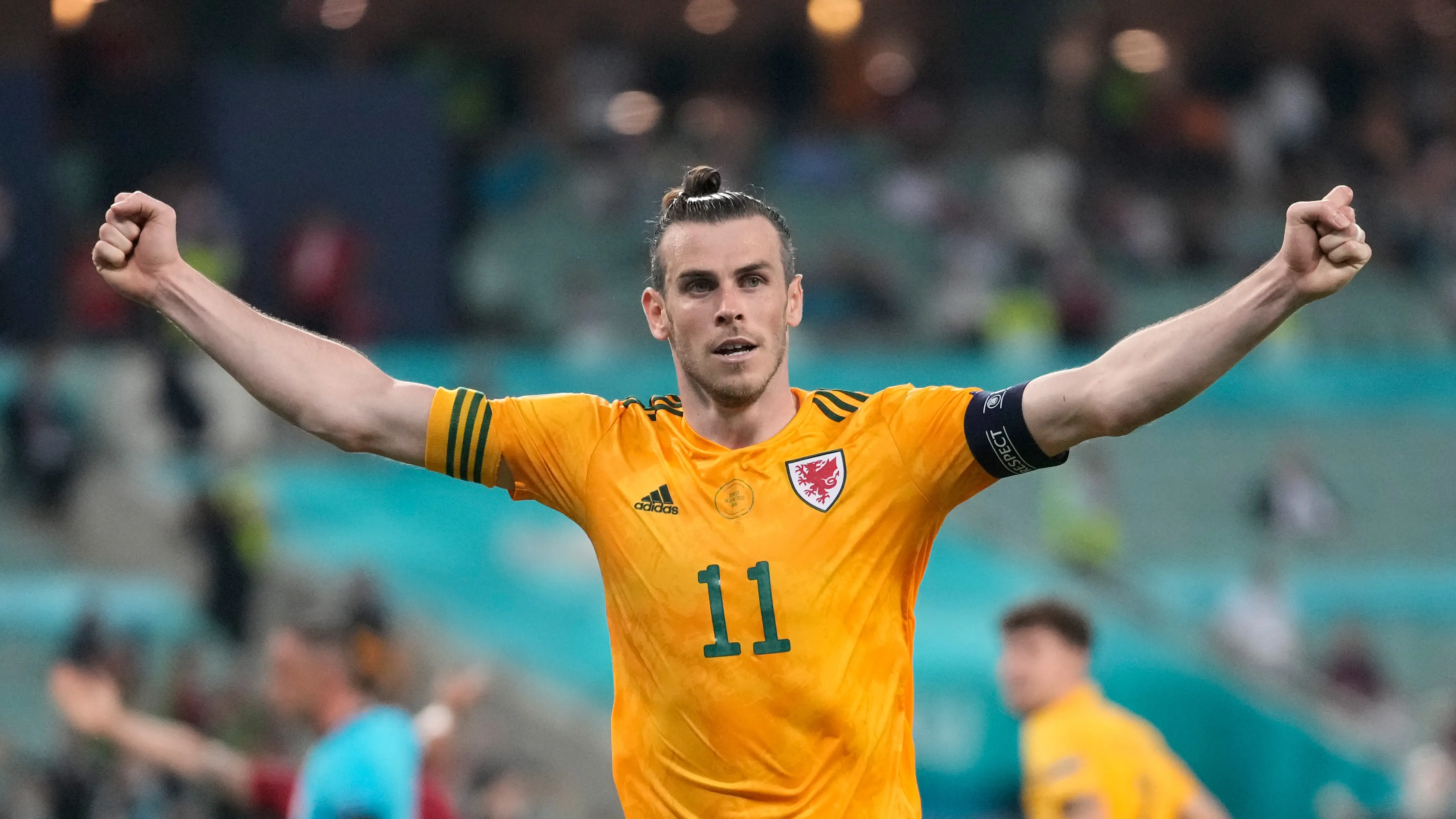 Gareth Bale tira del carro de Gales para poner pie y medio en octavos de final de la Eurocopa Gareth Bale tira del carro de Gales para poner pie y medio en octavos de final de la Eurocopa