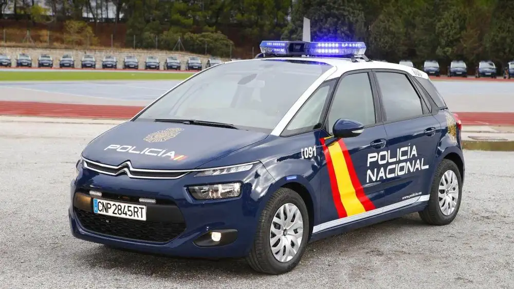 Detenido un menor de 16 años por violar presuntamente a su madre en Gran Canaria Detenido un menor de 16 años por violar presuntamente a su madre en Gran Canaria
