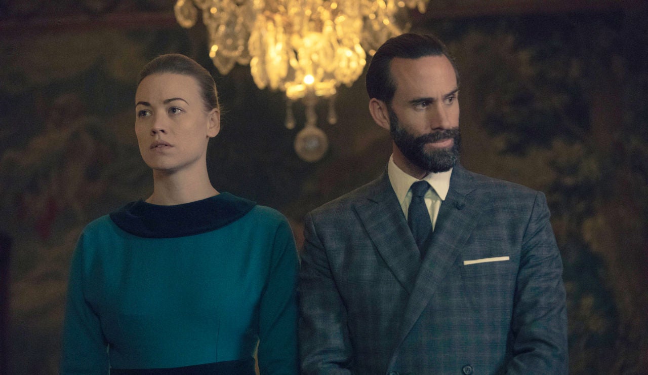 Joseph Fiennes e Yvonne Strahovski