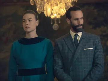 Joseph Fiennes e Yvonne Strahovski Joseph Fiennes e Yvonne Strahovski