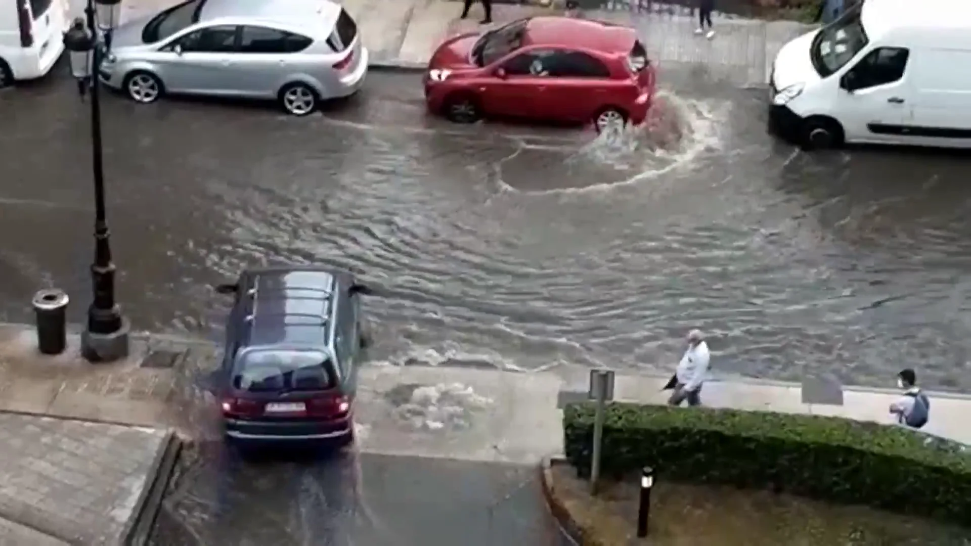 Media España en alerta por fuertes lluvias Media España en alerta por fuertes lluvias