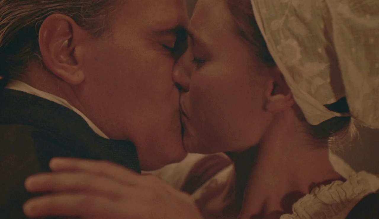Diego y Clara intentan reprimir su amor: “La besé porque deseaba hacerlo y no deseo hacer otra cosa”