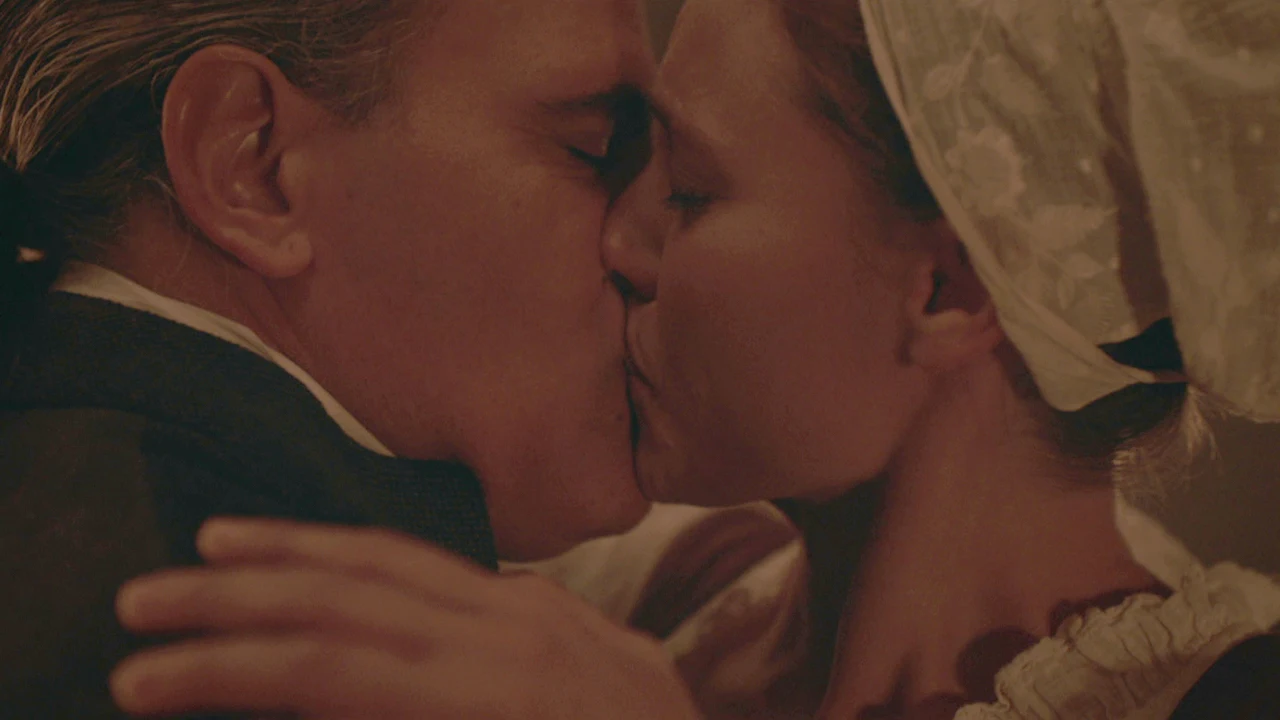 Diego y Clara intentan reprimir su amor: “La besé porque deseaba hacerlo y no deseo hacer otra cosa” Diego y Clara intentan reprimir su amor: “La besé porque deseaba hacerlo y no deseo hacer otra cosa”