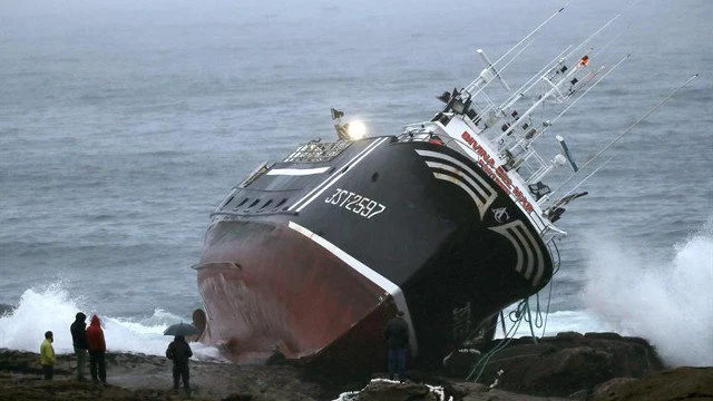 Imagen archivo barco hundido Imagen archivo barco hundido