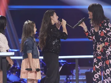Vanesa Martín canta ‘Arráncame’ con Samantha, Nazaret y Lola en las Batallas de ‘La Voz Kids’ Vanesa Martín canta ‘Arráncame’ con Samantha, Nazaret y Lola en las Batallas de ‘La Voz Kids’