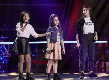 Samantha, Nazaret y Lola cantan 'Arráncame' en las Batallas de 'La Voz Kids'